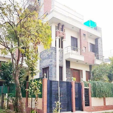 J P Residency Hotel Grander Noida Exterior foto