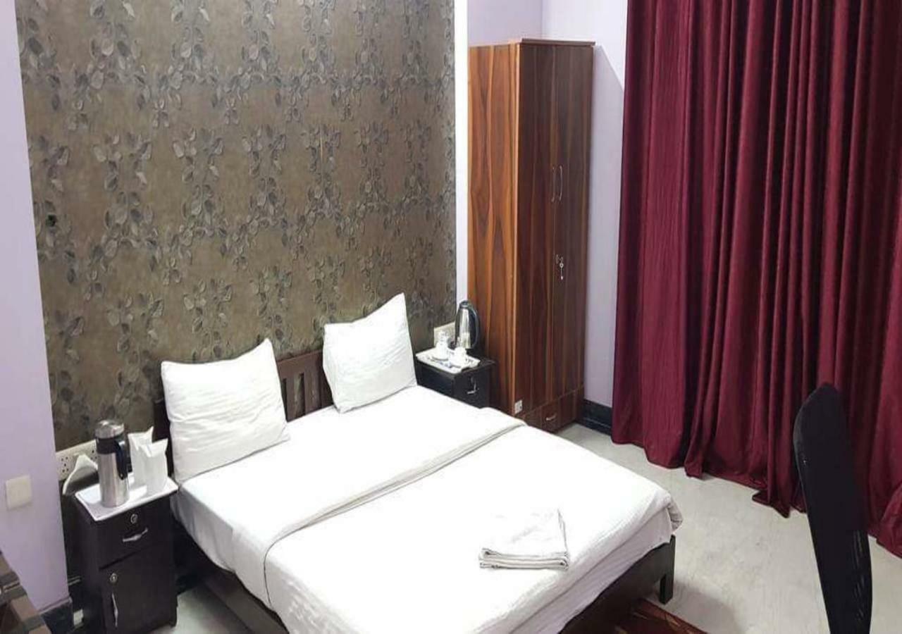 J P Residency Hotel Grander Noida Exterior foto