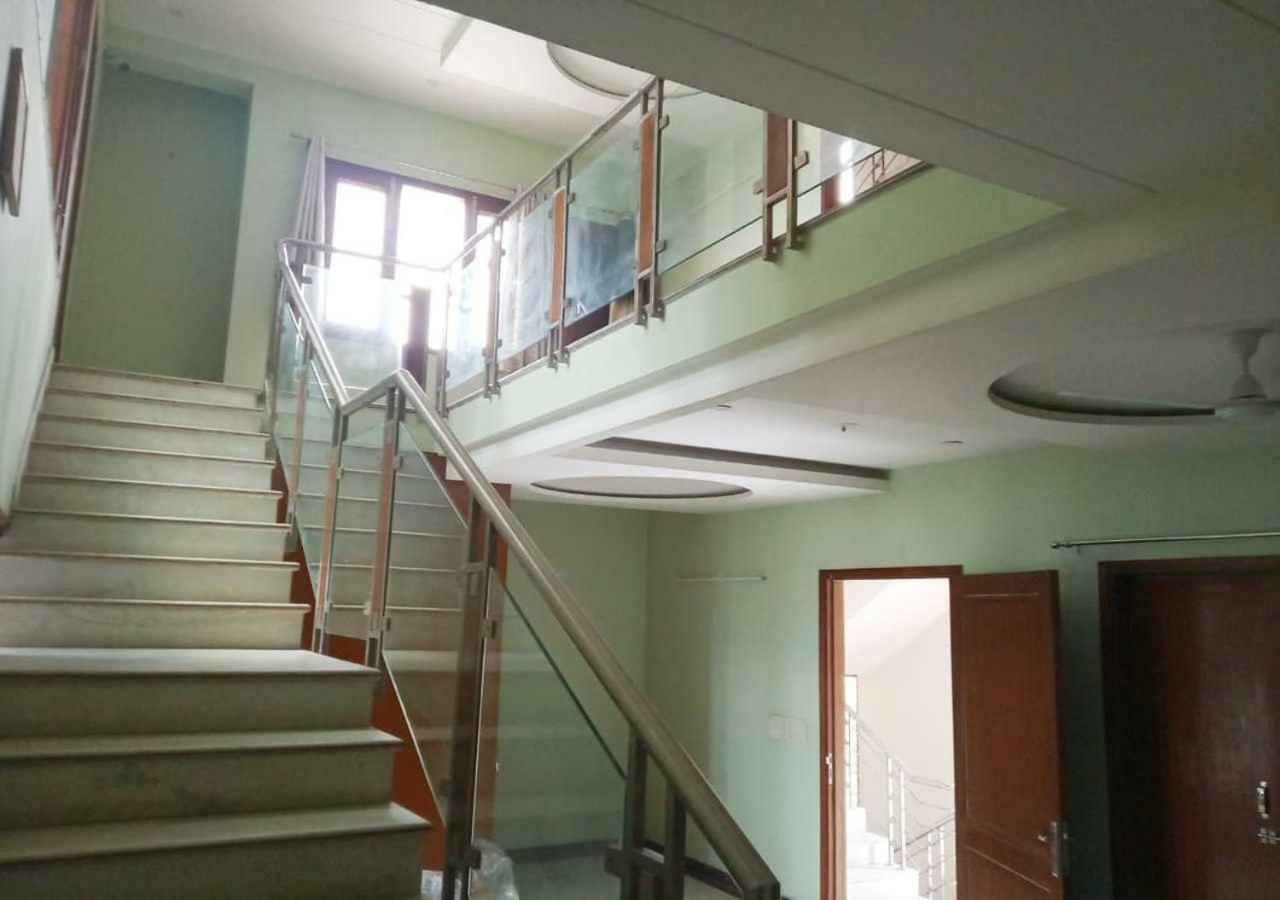 J P Residency Hotel Grander Noida Exterior foto