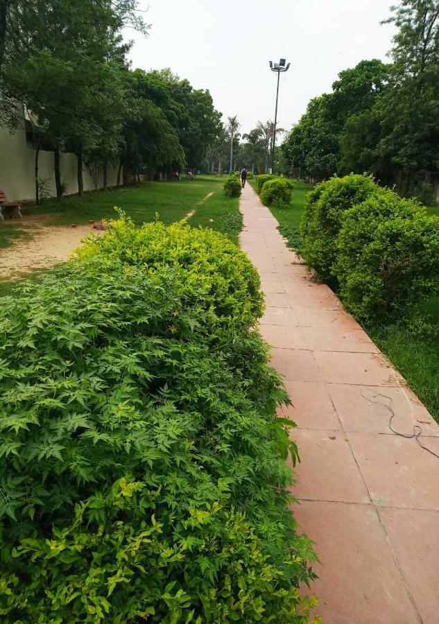 J P Residency Hotel Grander Noida Exterior foto
