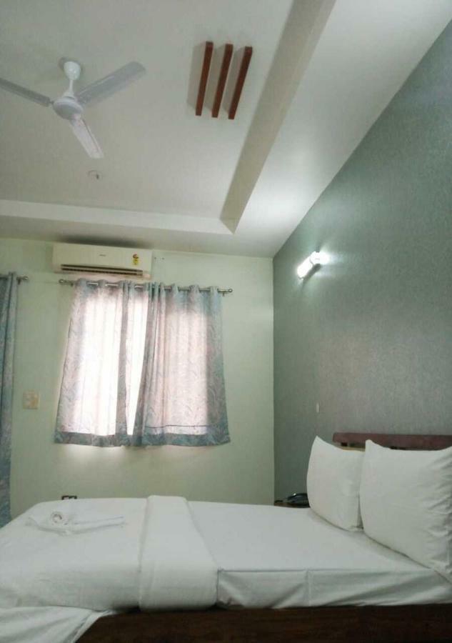 J P Residency Hotel Grander Noida Exterior foto
