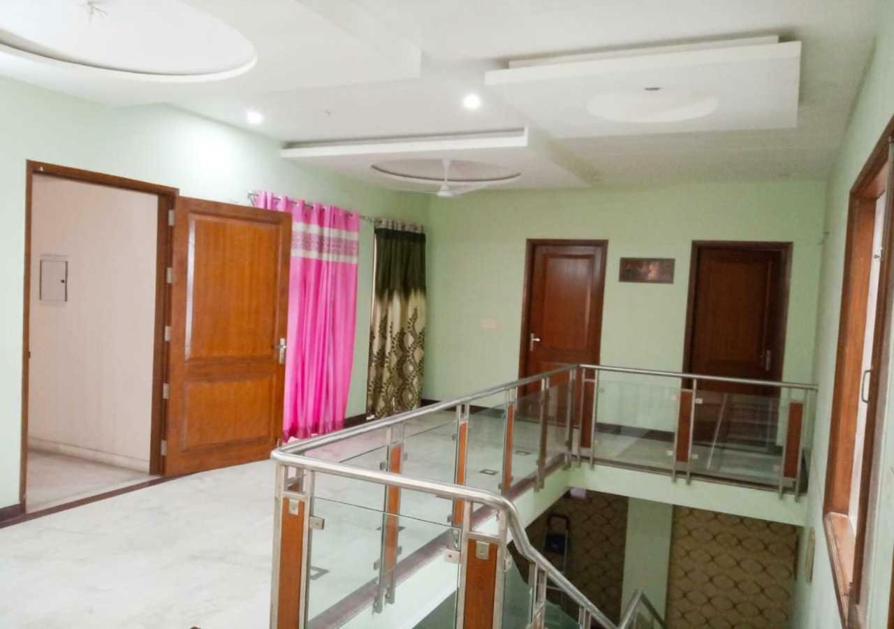 J P Residency Hotel Grander Noida Exterior foto